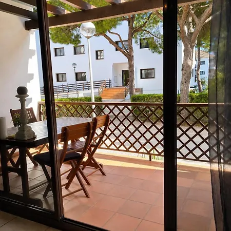 Seaside 1bdr W 2 Bathrooms, Ac, Pool *