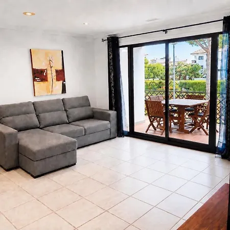 Seaside 1bdr W 2 Bathrooms, Pool