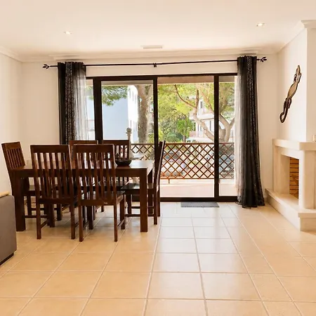 Seaside 1bdr W 2 Bathrooms, Ac, Pool *