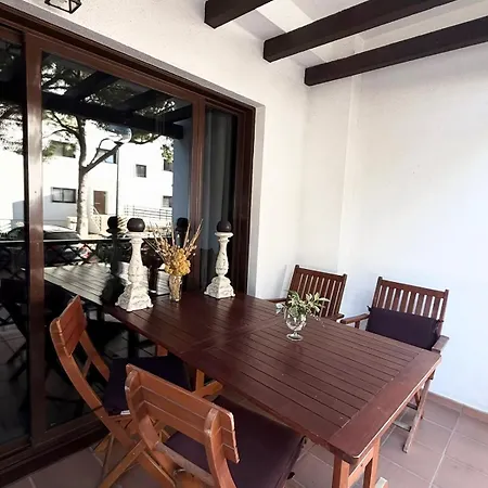 Seaside 1bdr W 2 Bathrooms, Pool 公寓